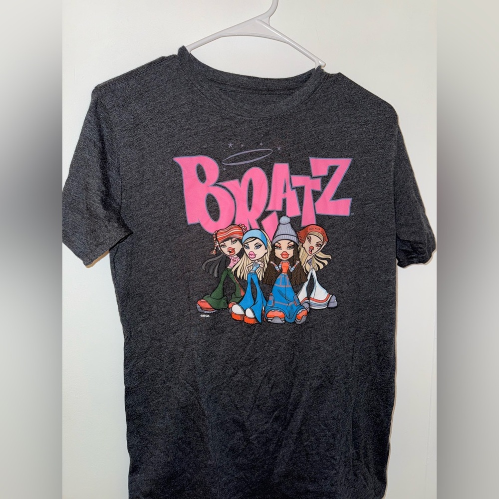 bratz charcoal gray short sleeve graphic tshirt